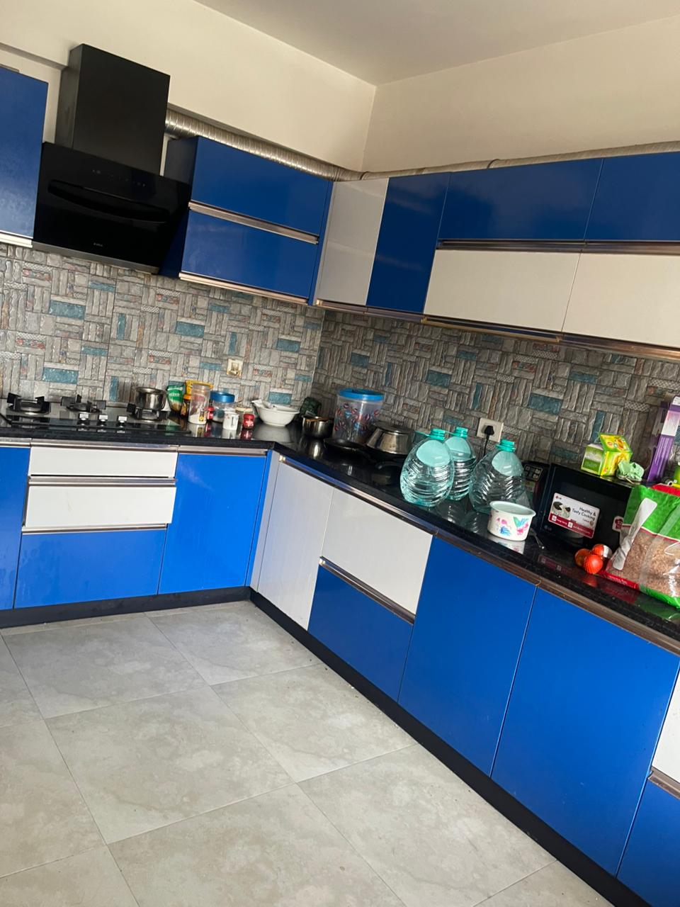 1958sqft 3BHK Fully furnished Flat