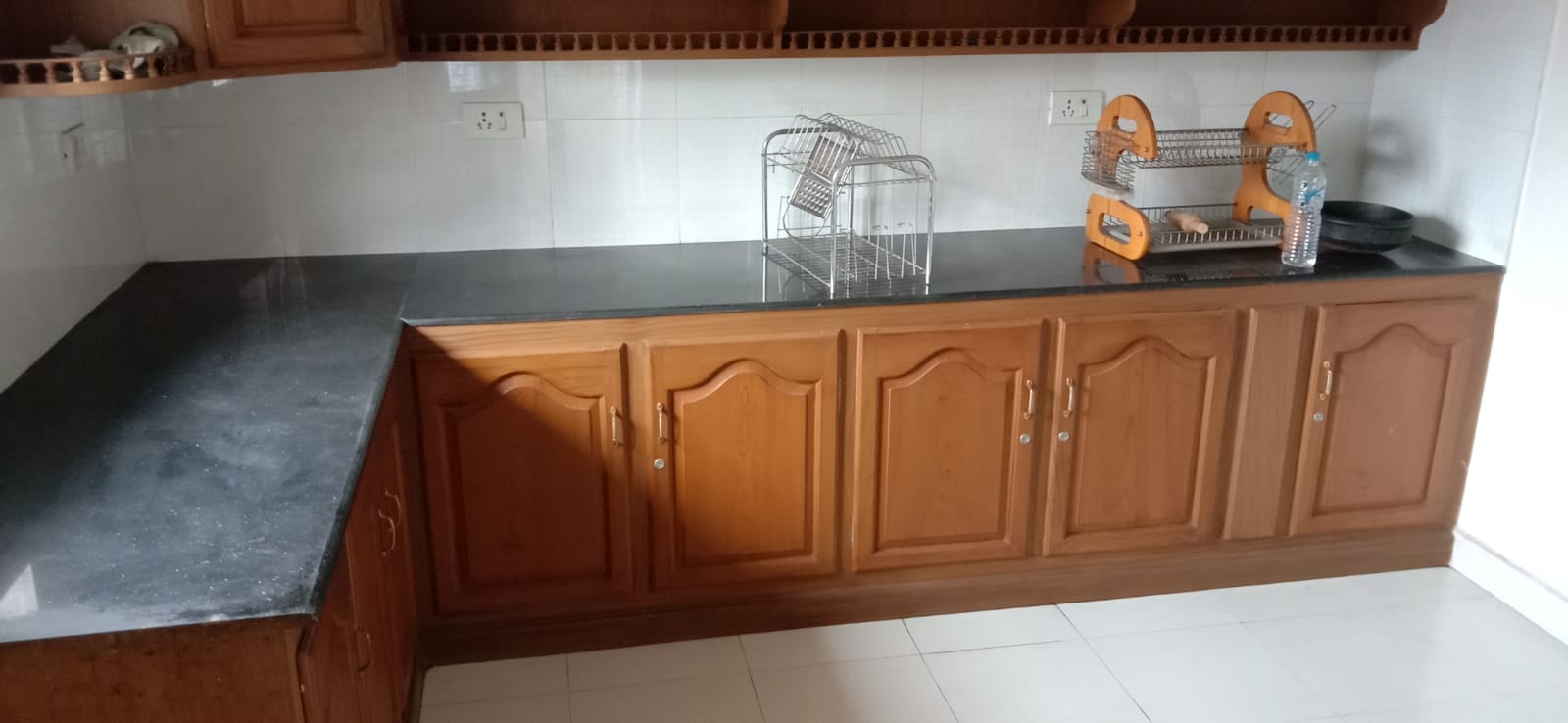 1975 sqft, 3BHK Semifurnished Flat in MG Road, Ernakulam