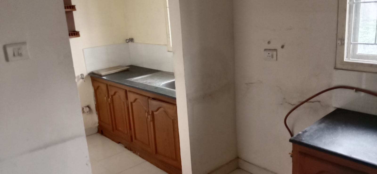1975 sqft, 3BHK Semifurnished Flat in MG Road, Ernakulam