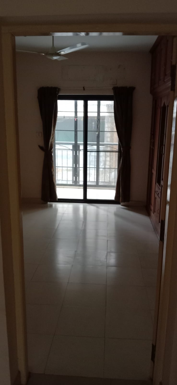 1975 sqft, 3BHK Semifurnished Flat in MG Road, Ernakulam