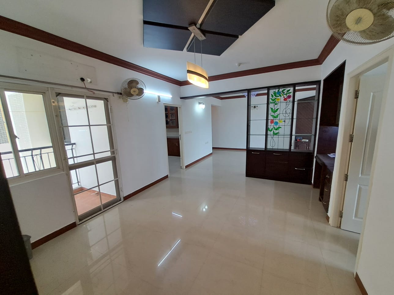 1980sqft 3 BHK semifurnished posh flat