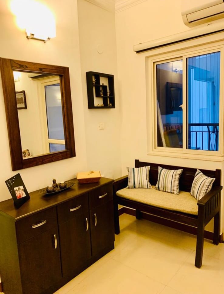 1980sqft 3BHK Fully furnished Apartment