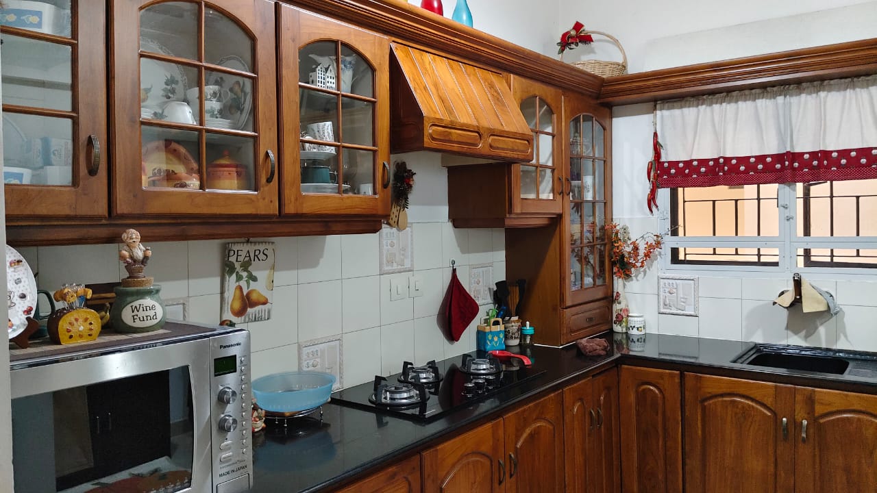 1980sqft 3BHK fully furnished Flat