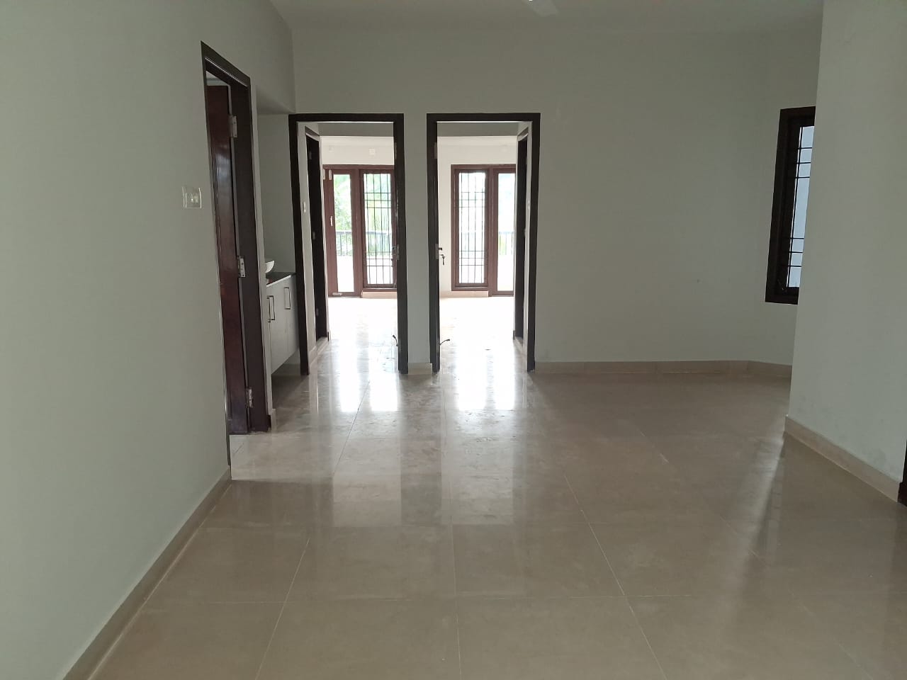 1987sqft 3BHK Unfurnished Flat
