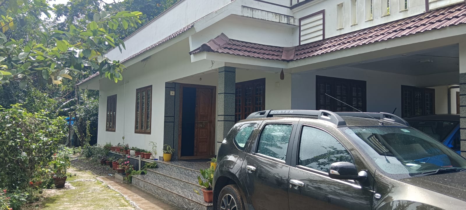 2.5Acres of Land with 1850sqft House