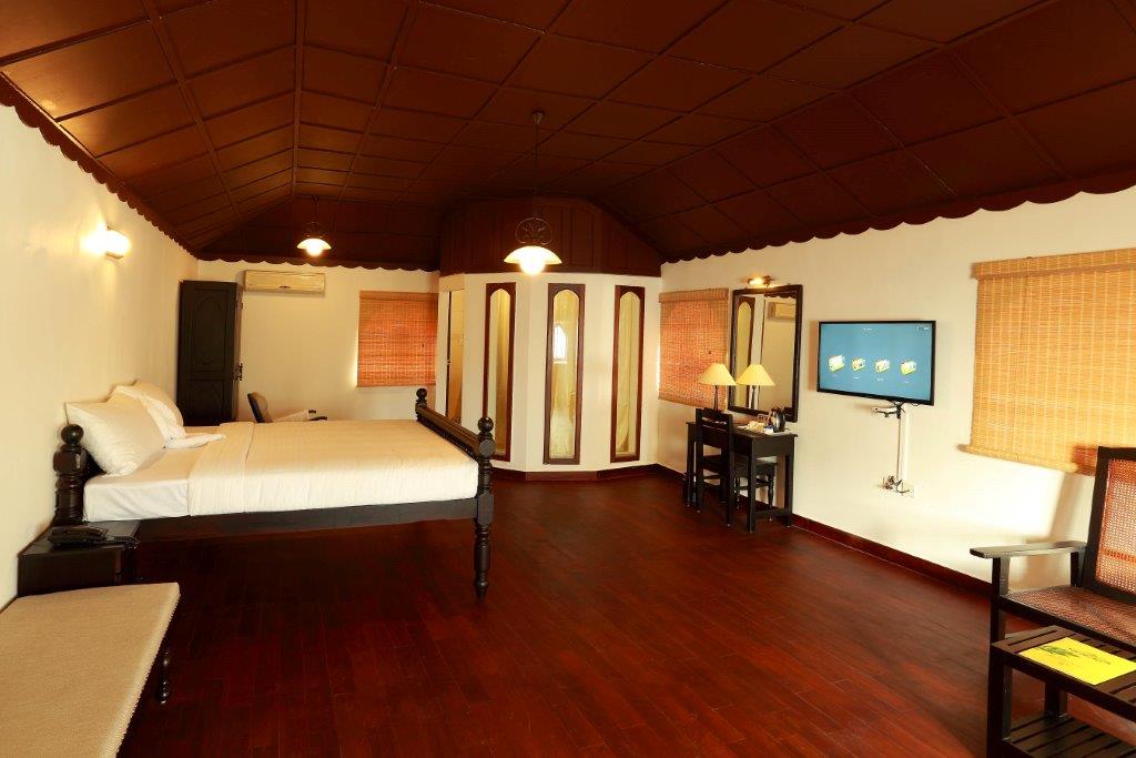 20000sqft 17BHK Traditional House