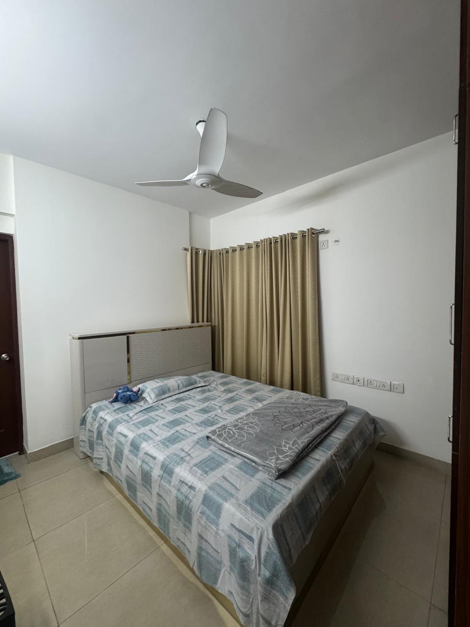 2000sqft 3BHK Fully furnished Flat