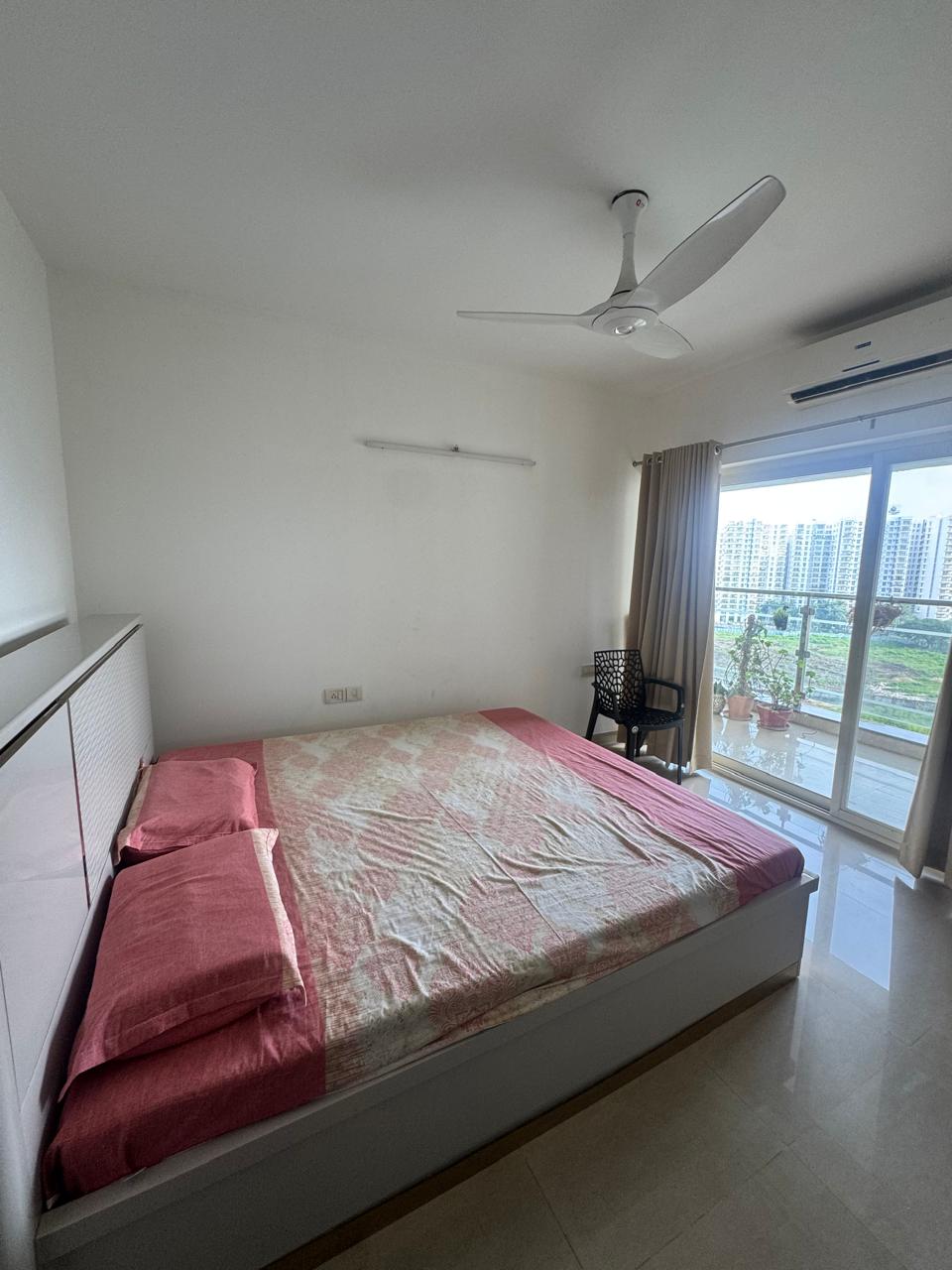 2000sqft 3BHK Fully furnished Flat