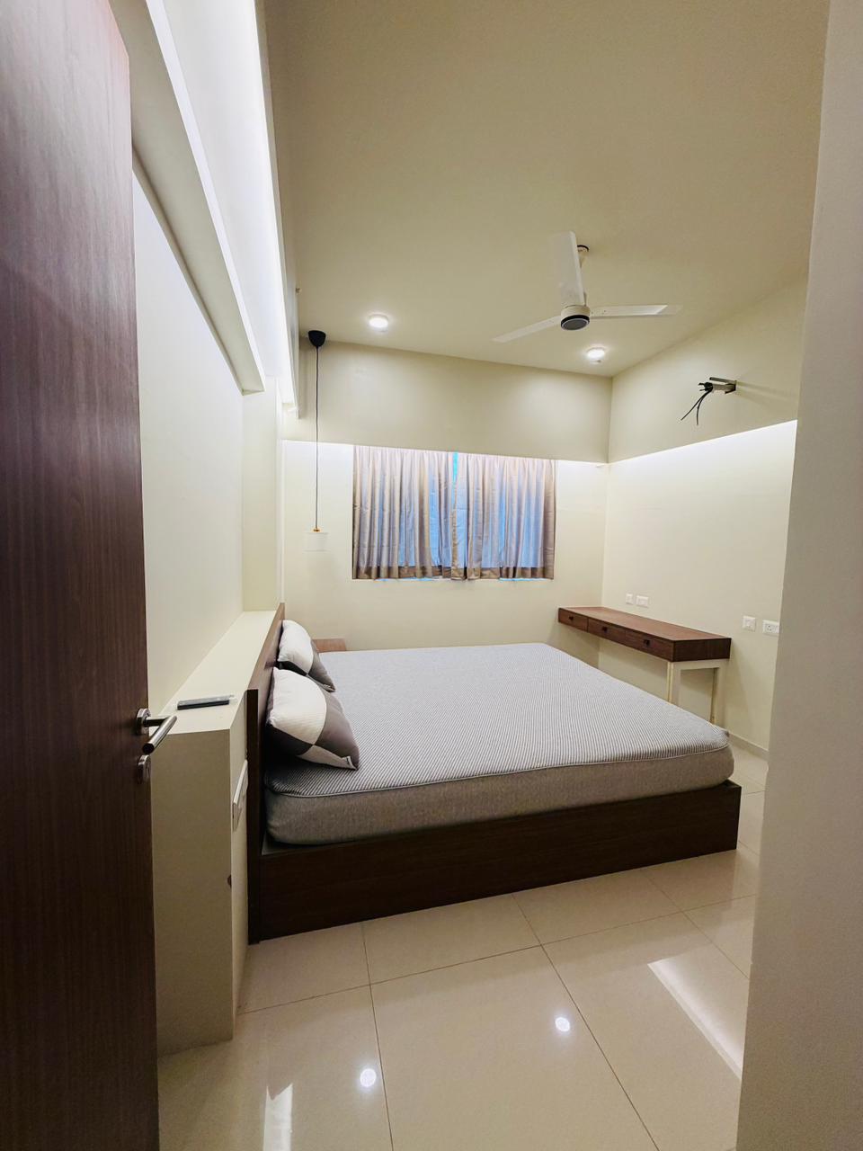 2000sqft 3BHK Fully furnished flat