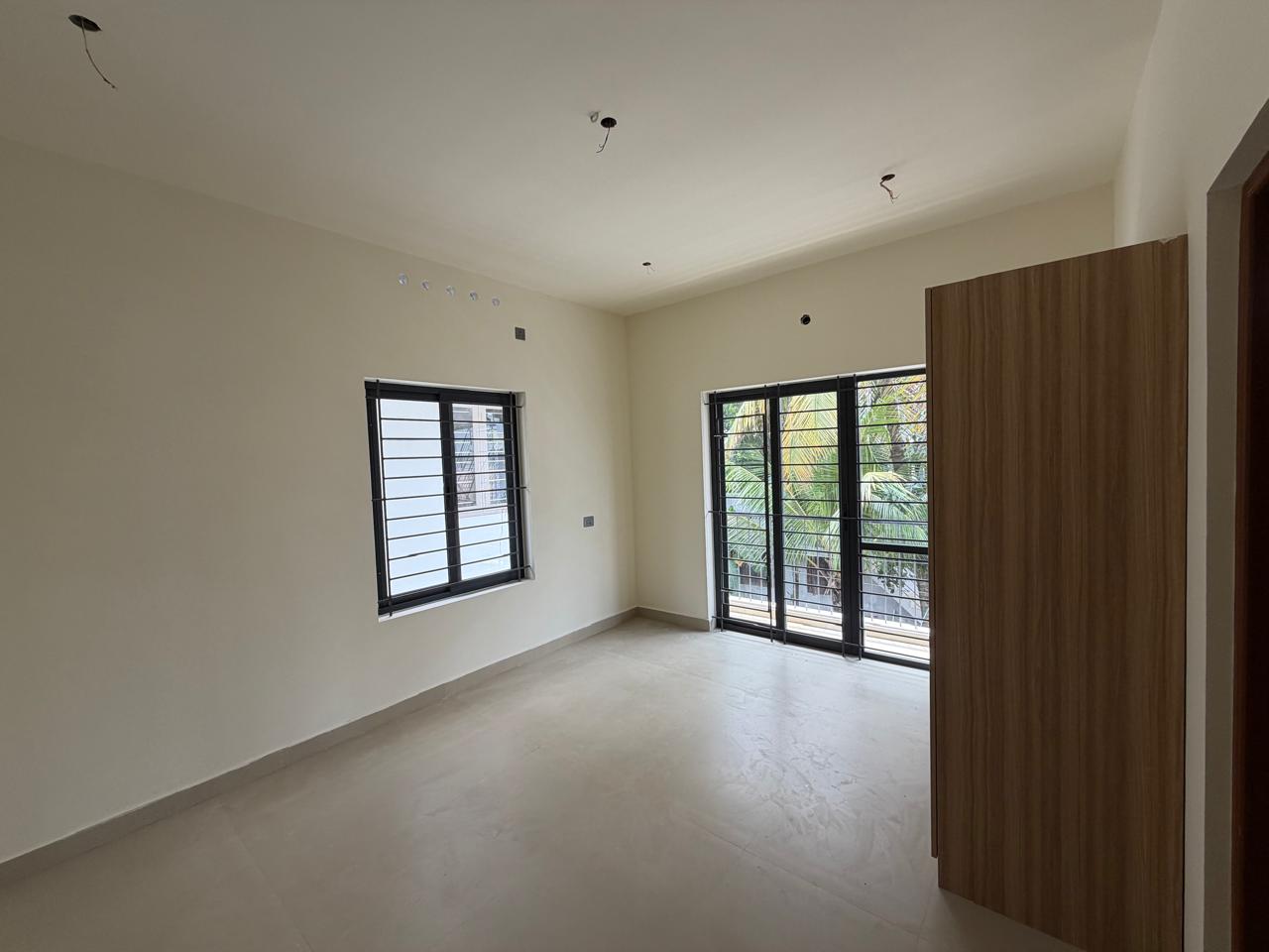 2000sqft 3BHK Semifurnished House