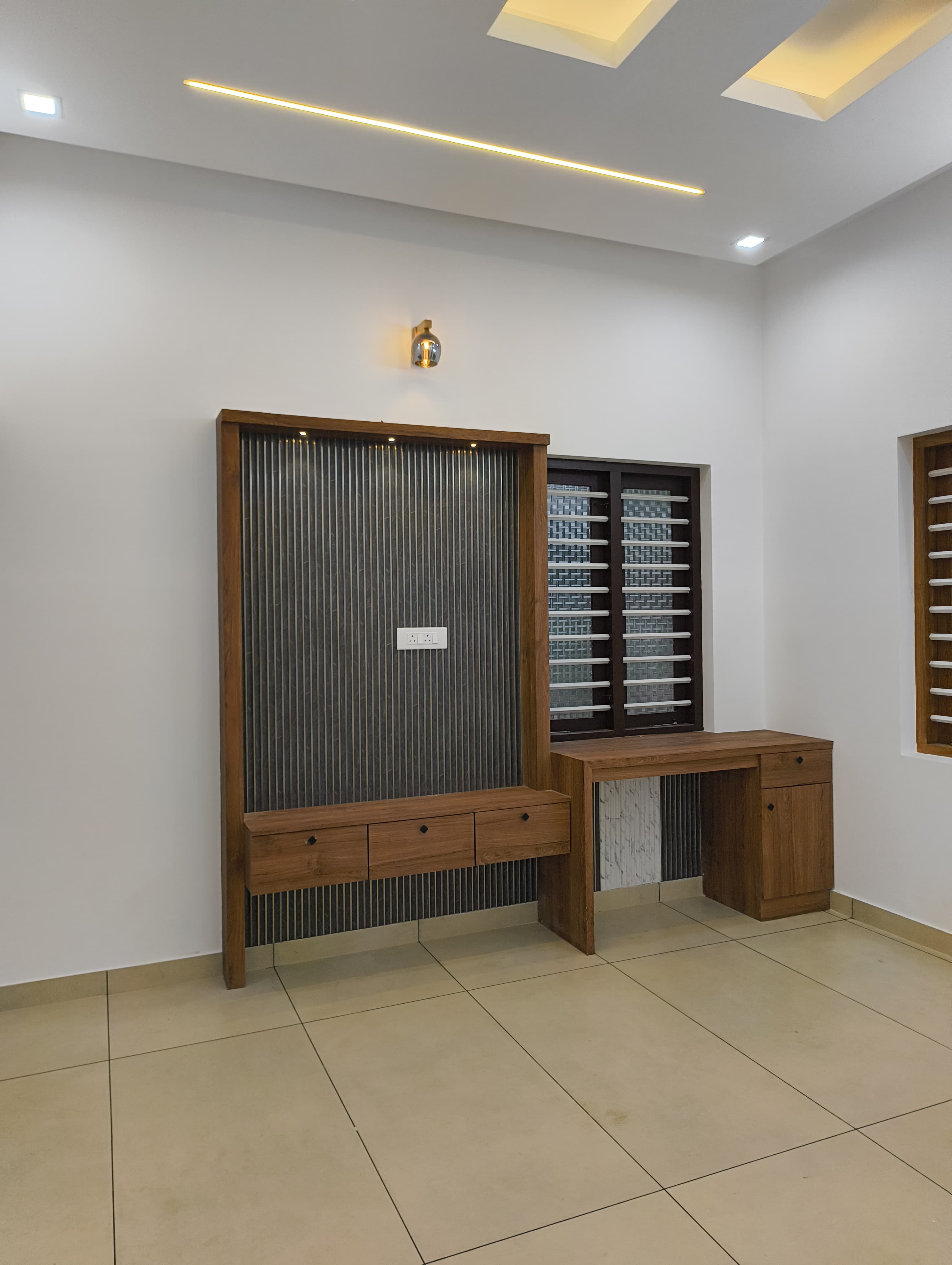 2000sqft 3BHK Semifurnished New House with 4.250 cents of Land