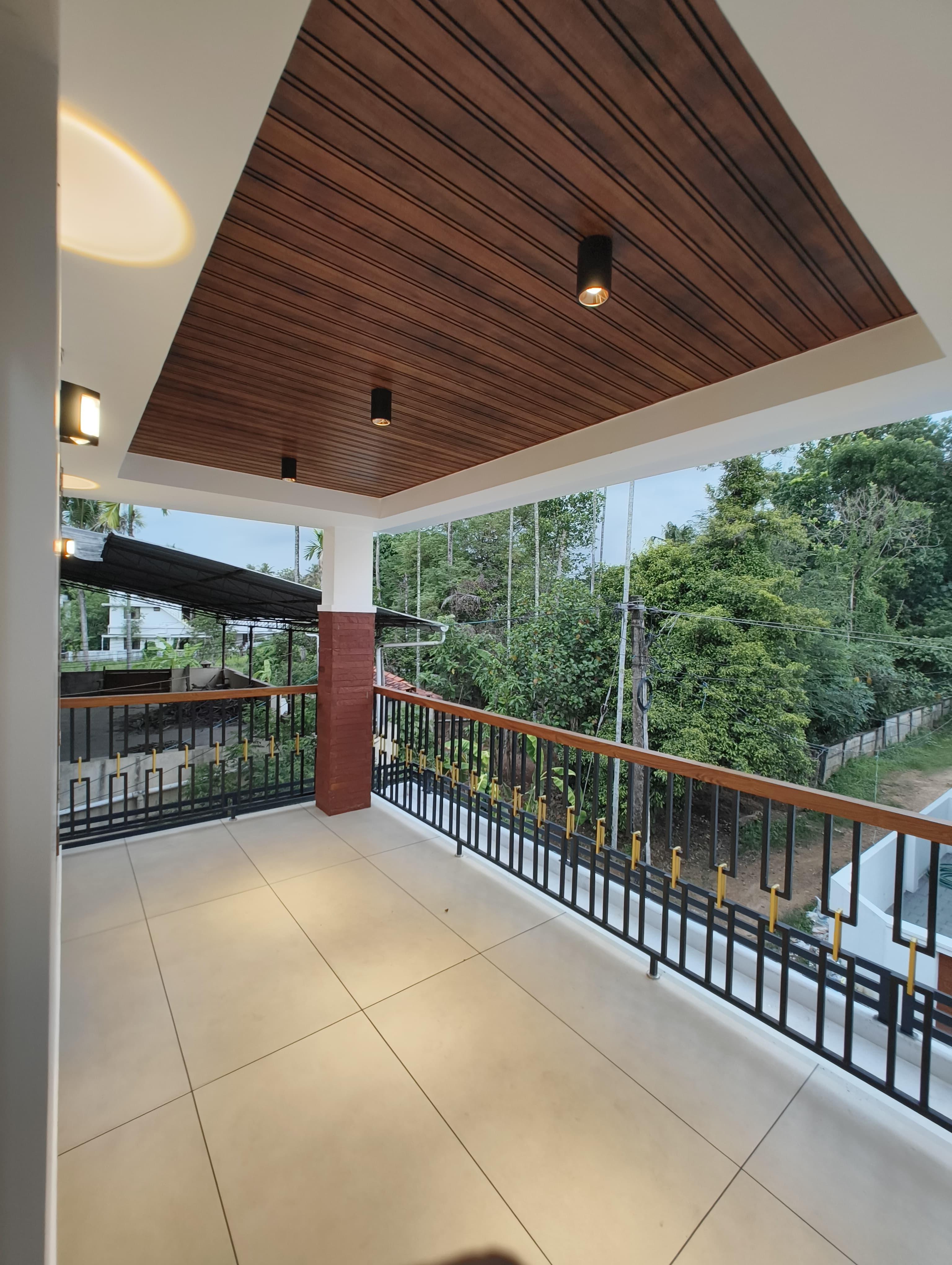 2000sqft 3BHK Semifurnished New House with 4.250 cents of Land