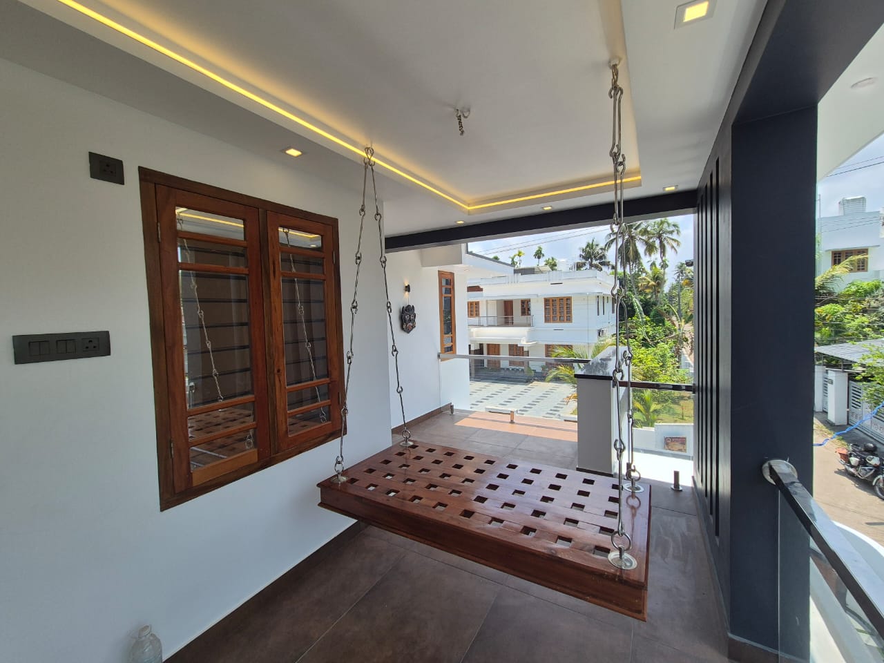 2000sqft 4BHK Semifurnished House with 4.500cents of Land