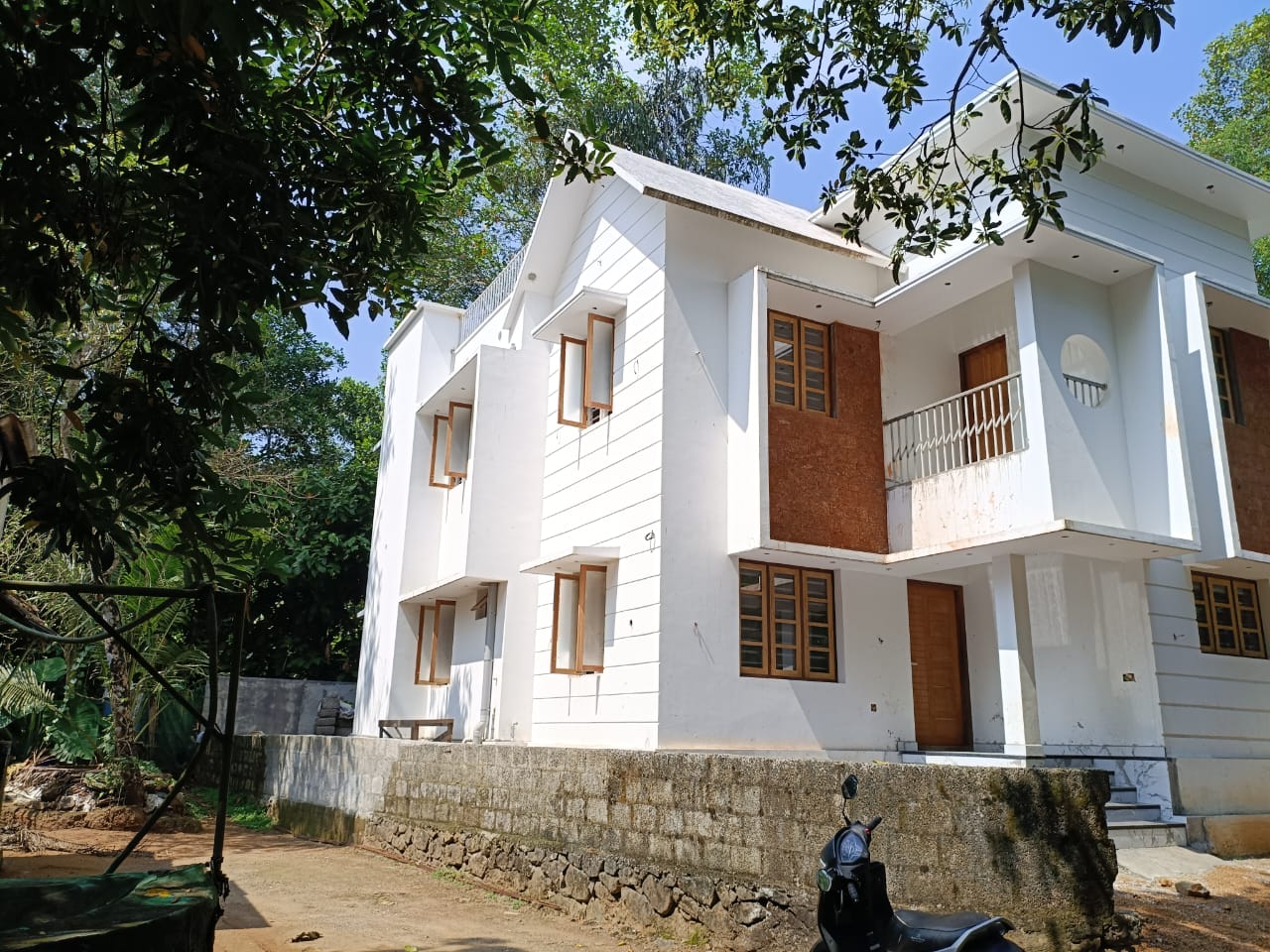 2000sqft 4BHK Semirfurnished House - for sale in Kizhakambalam, Kochi ( Ernakulam ), Kerala