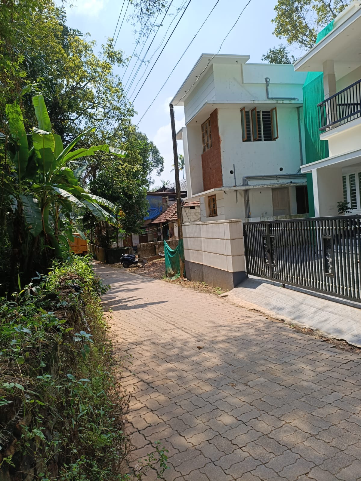 2000sqft 4BHK Semirfurnished House