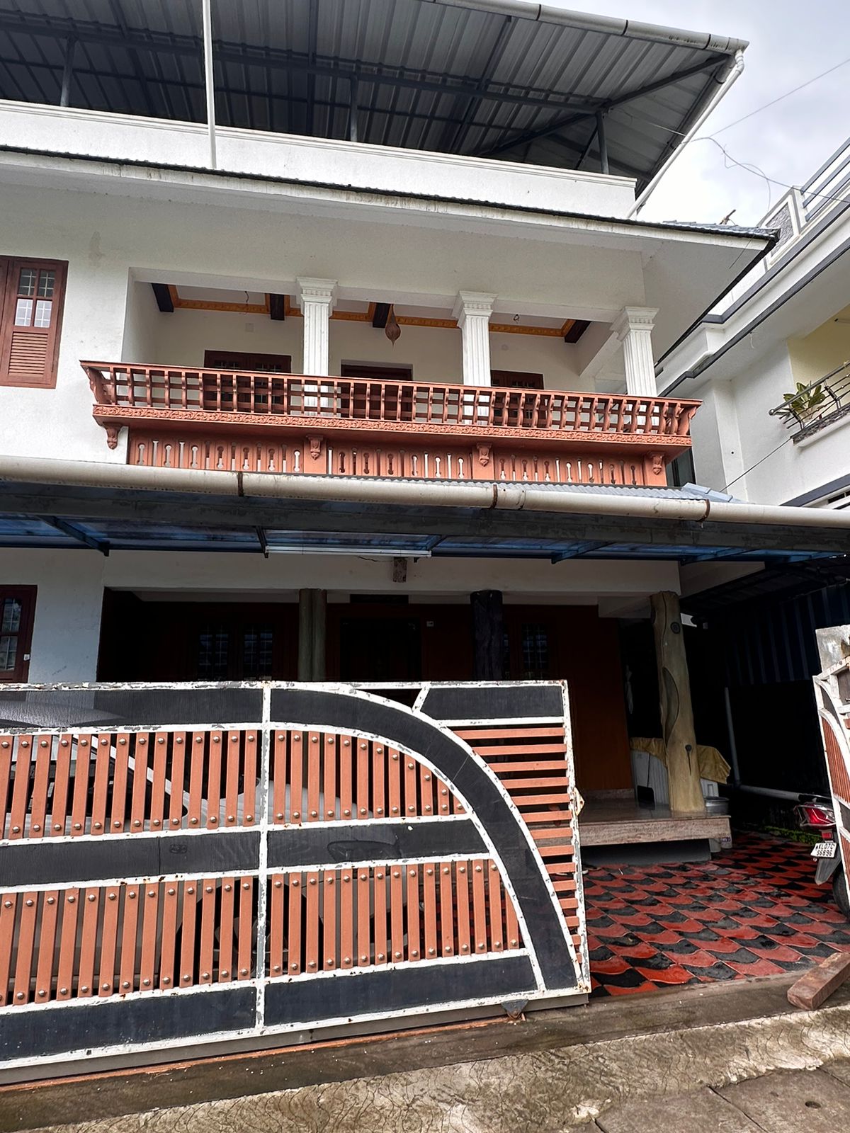 2000sqft 5BHK House