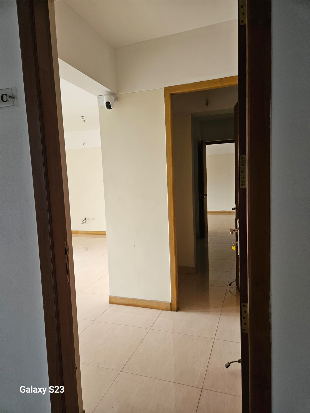 2030sqft 3BHK Semifurnished Flat