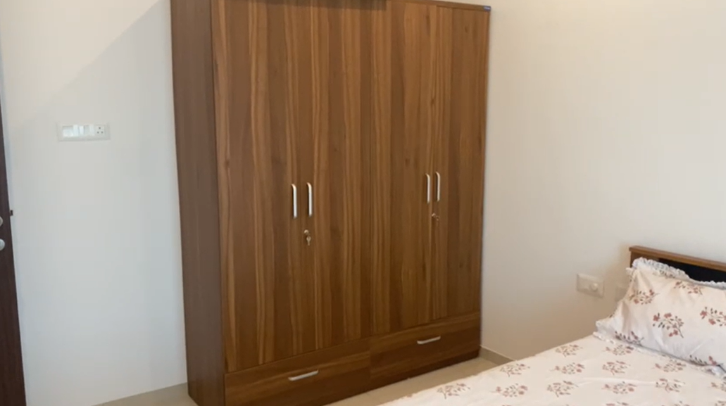 2099sqft 3Bhk Fully furnished flat