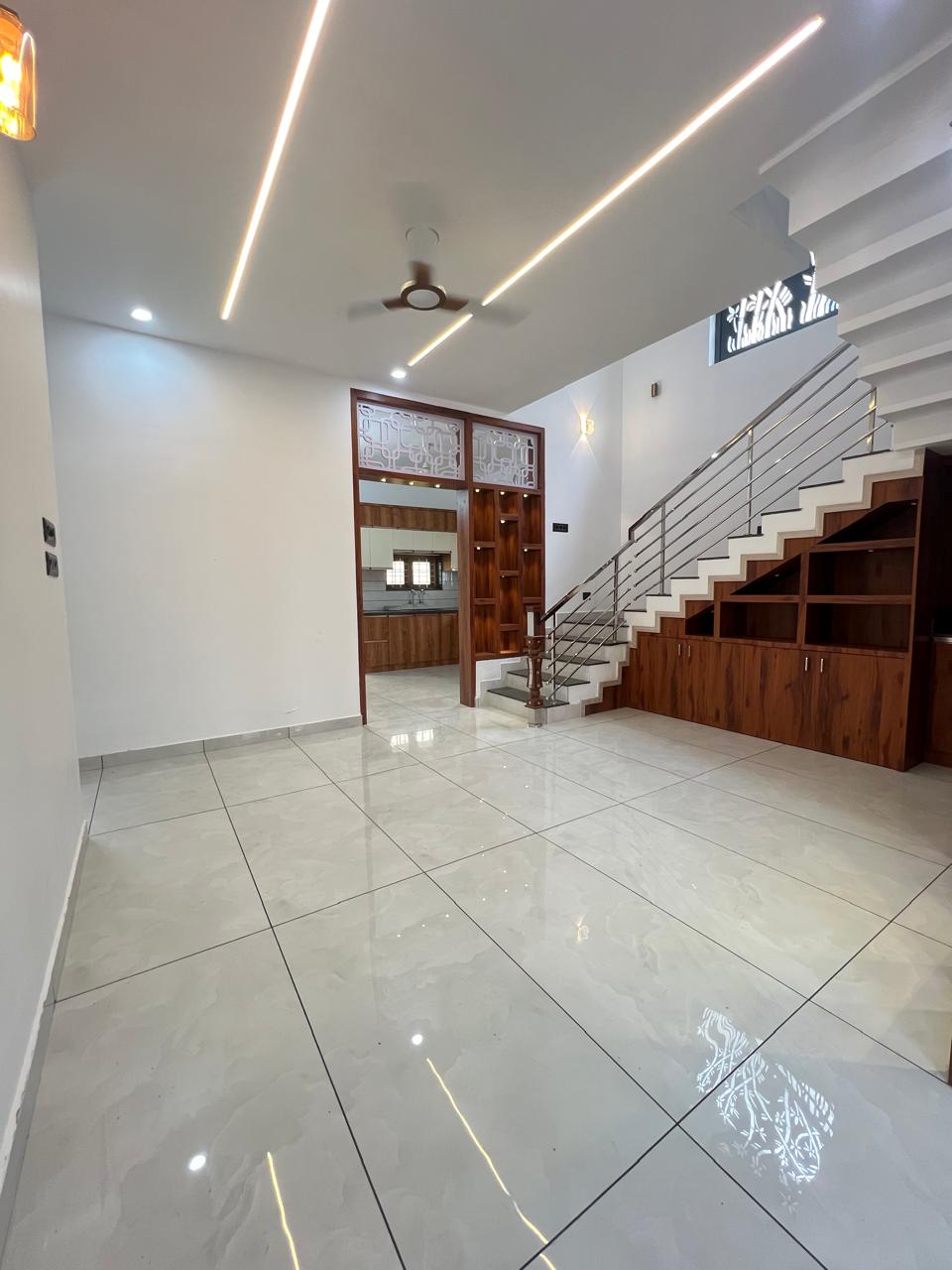 2100sqft 4BHK Semifurnished House