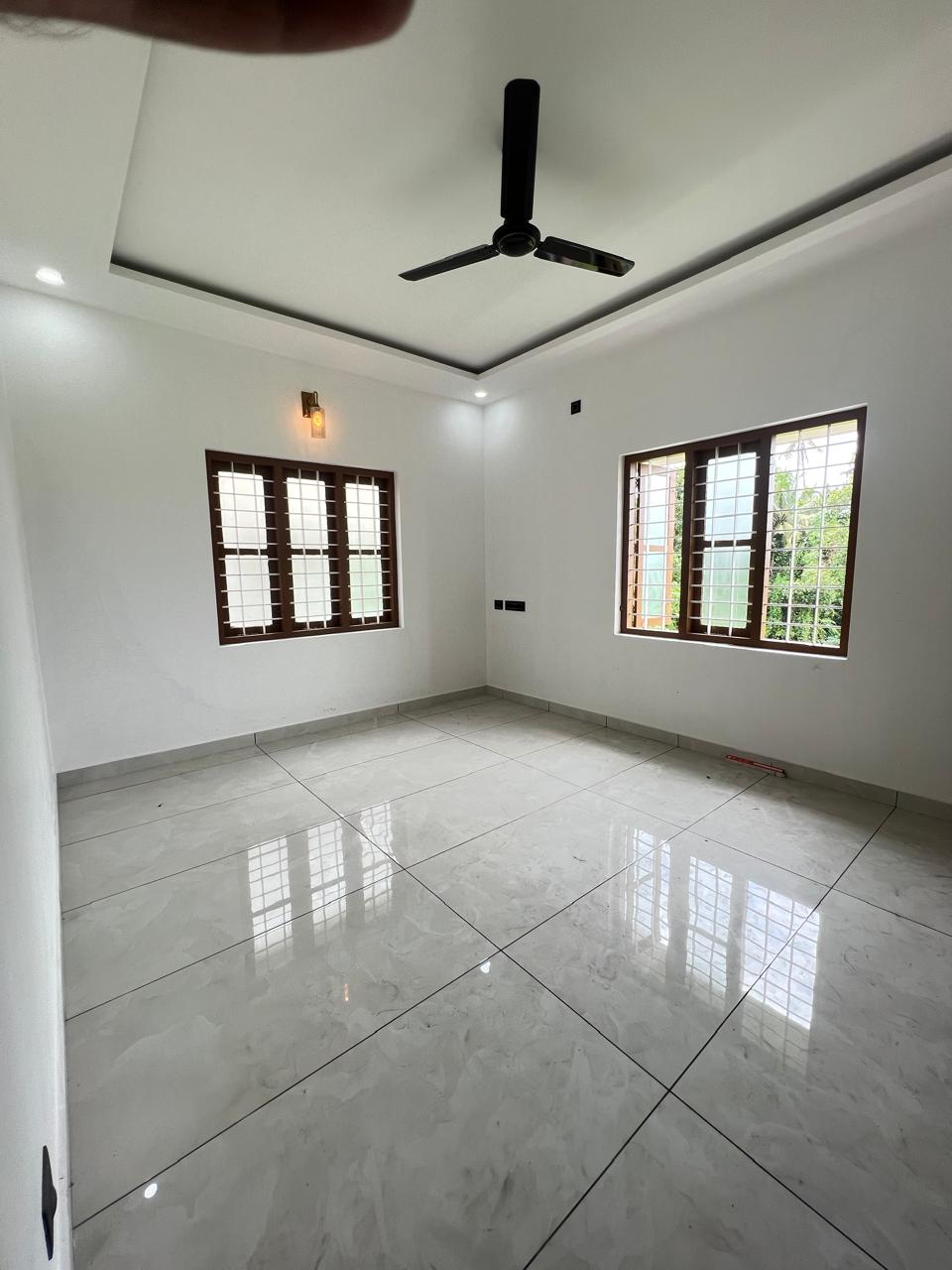 2100sqft 4BHK Semifurnished House