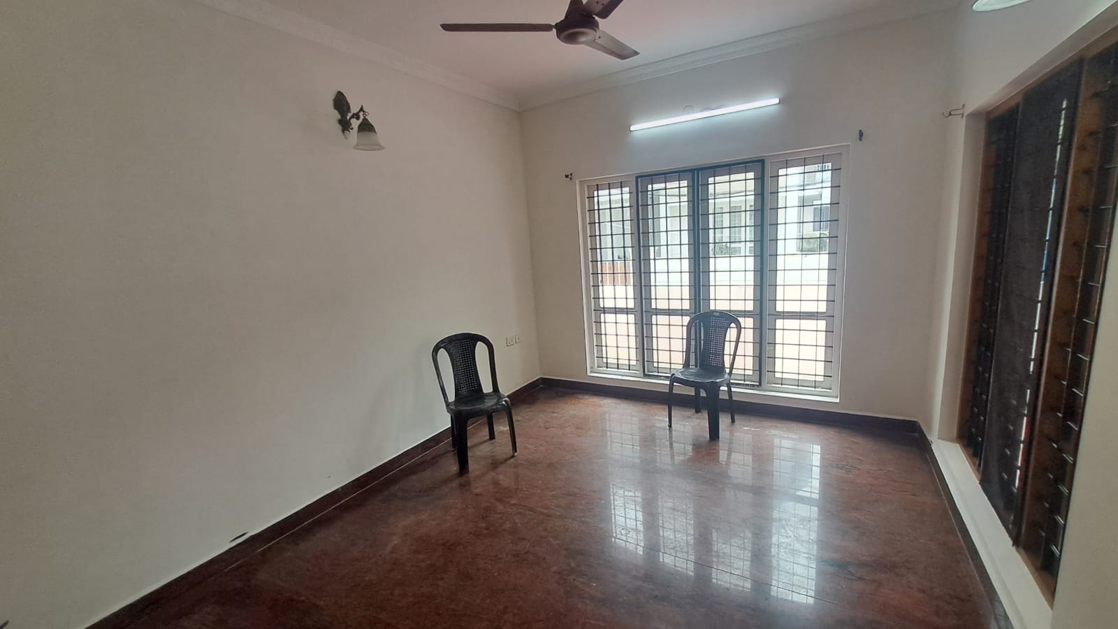 2100sqft 4BHK Semifurnished House - for sale in Maradu, Kochi ( Ernakulam ), Kerala
