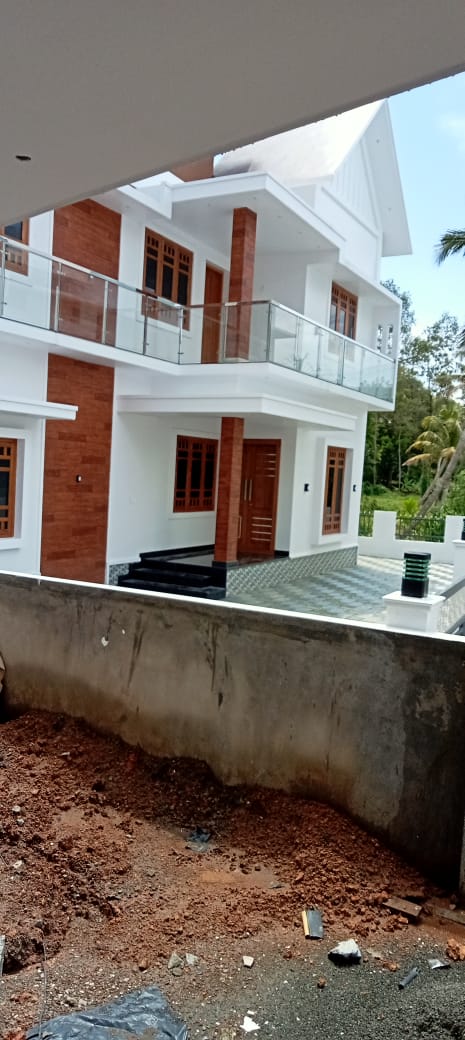 2100sqft 4BHK Semifurnished House with 5.15cents of Land - for sale in kakkanad, Kochi, Kerala