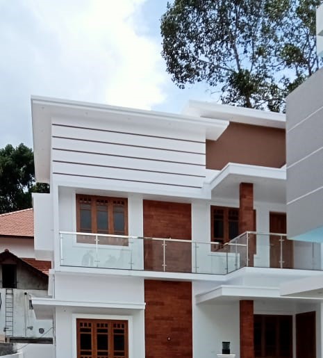 2100sqft 4BHK Semifurnished House with 5.15cents of Land