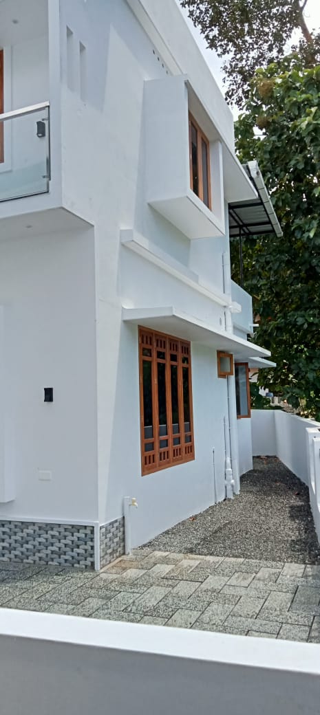 2100sqft 4BHK Semifurnished House with 5.15cents of Land