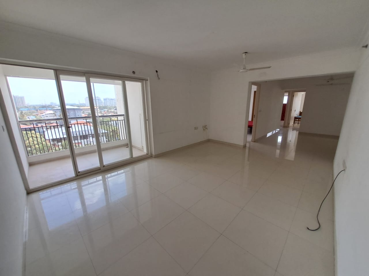 2112sqft 3bhk Semifurnished Flat
