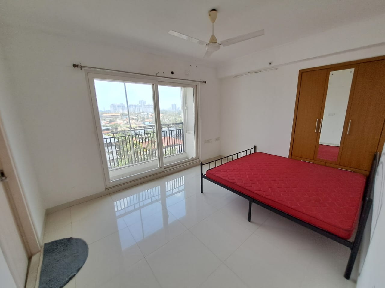 2112sqft 3bhk Semifurnished Flat