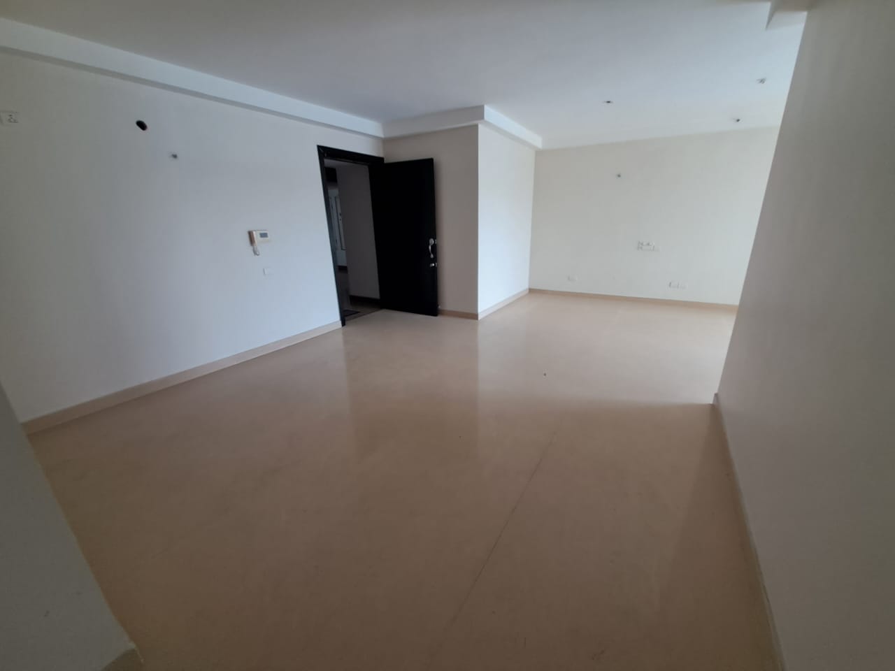 2150sqft 3BHK Semifurnished Apartment