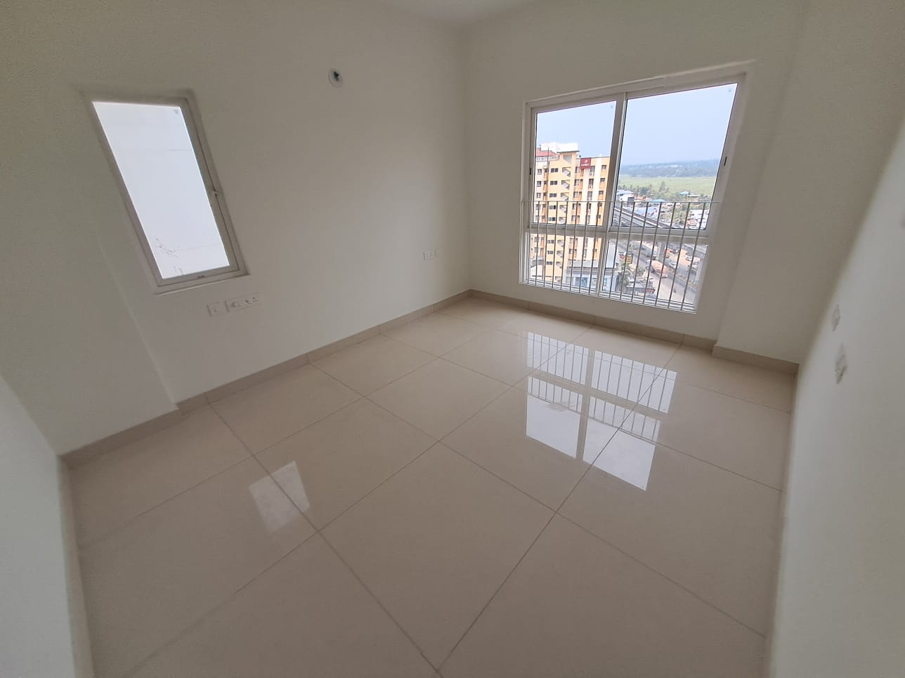 2163sqft 3BHK Unfurnished Brand new Flat