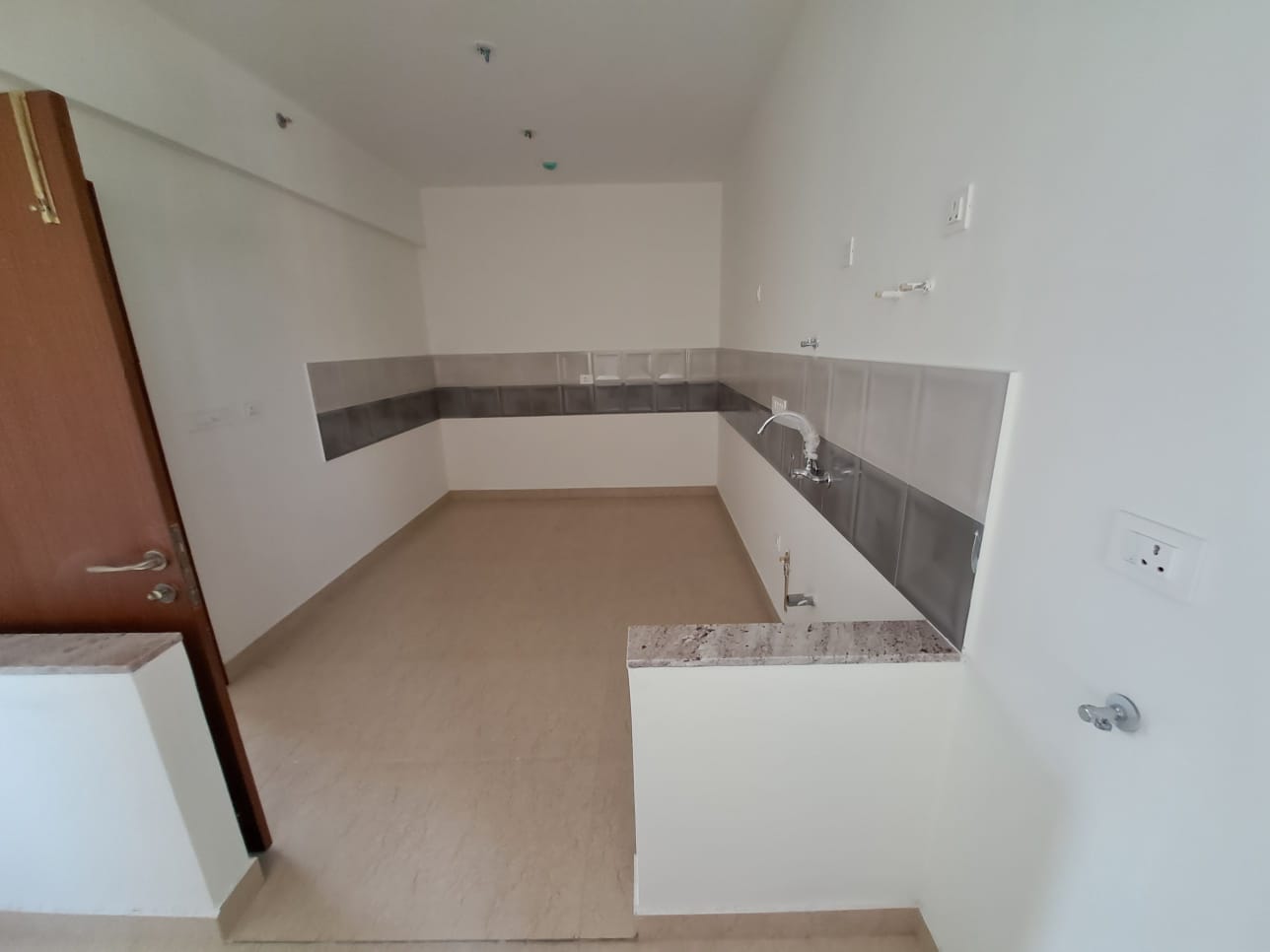 2163sqft 3BHK Unfurnished Brand new Flat