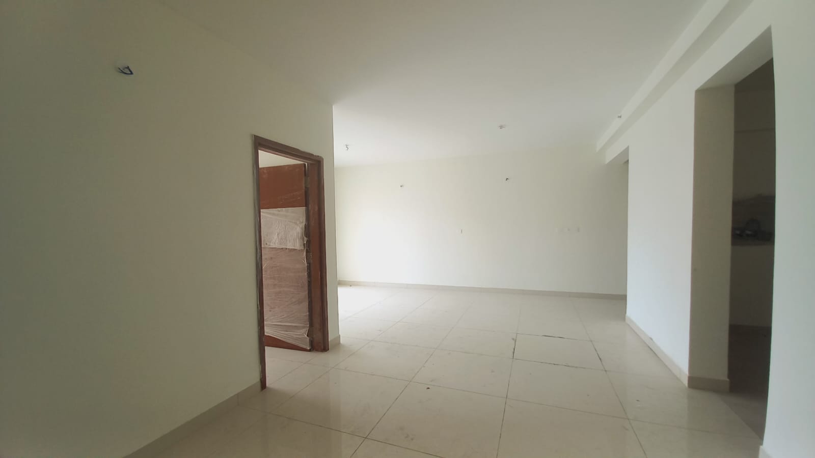 2171sqft 3BHK Semifurnished Flat