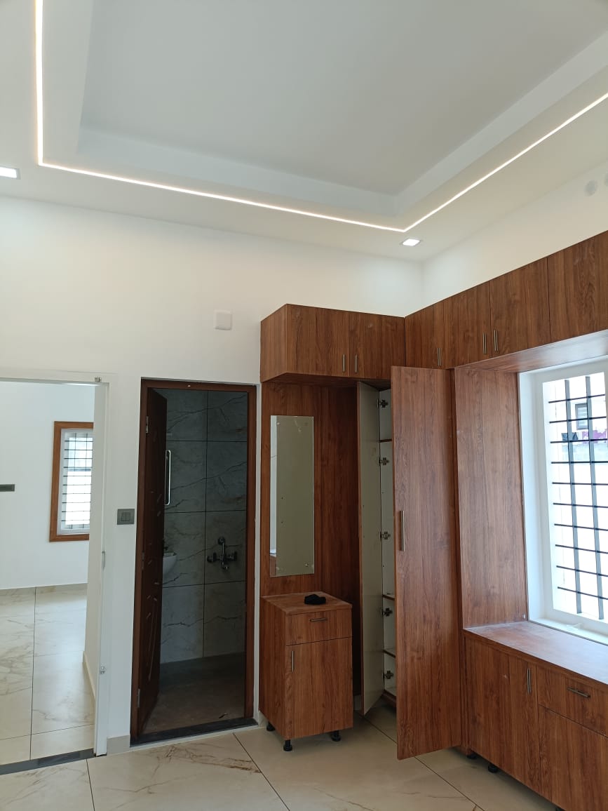 2180sqft 4BHK Semifurnished House