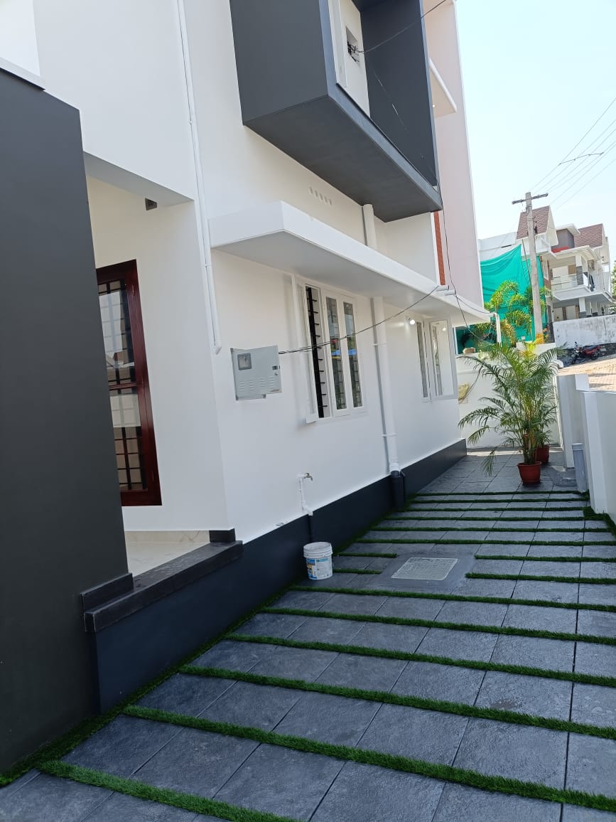 2180sqft 4BHK Semifurnished House