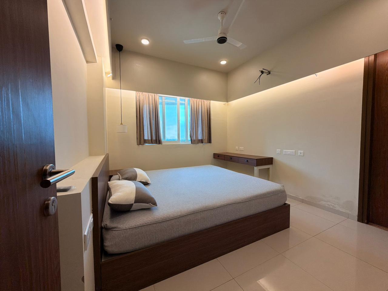 2200sqft 3BHK Fully furnished Flat