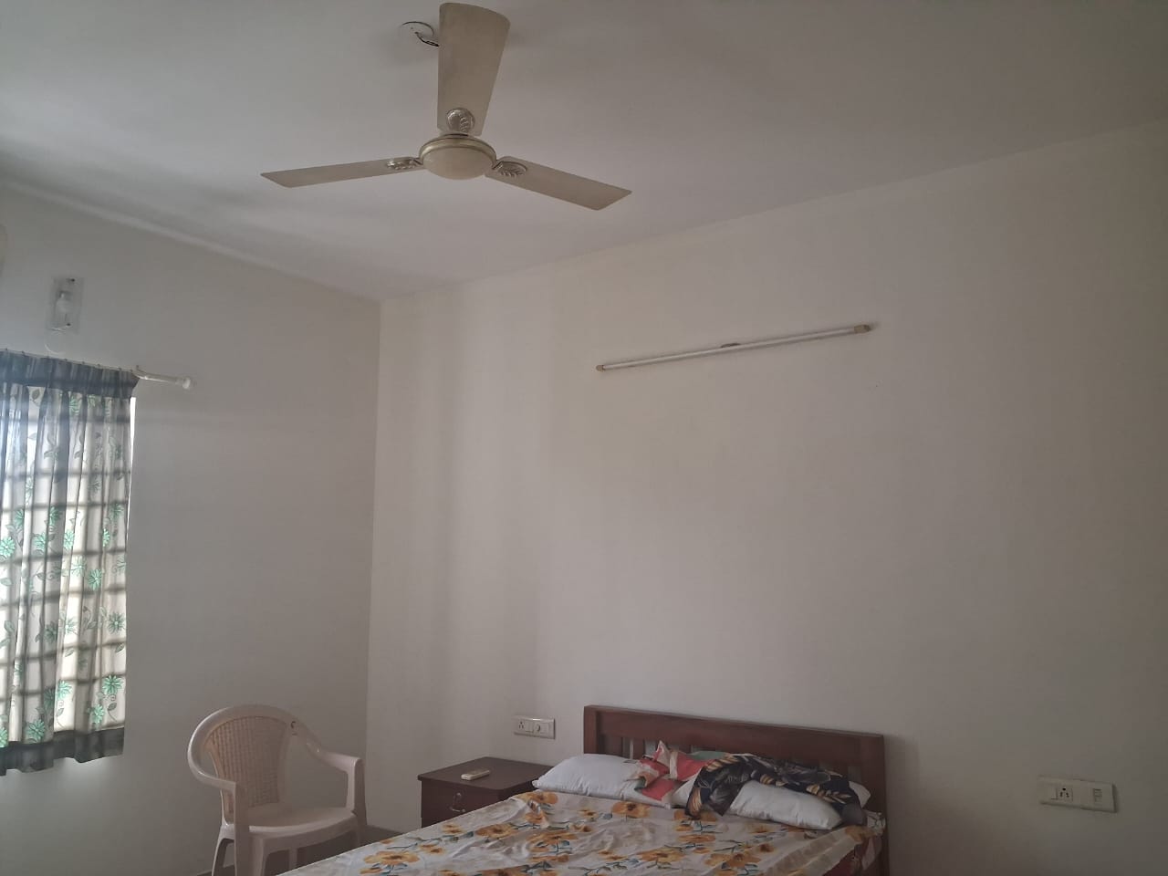 2200sqft 4BHK Fully furnished Flat