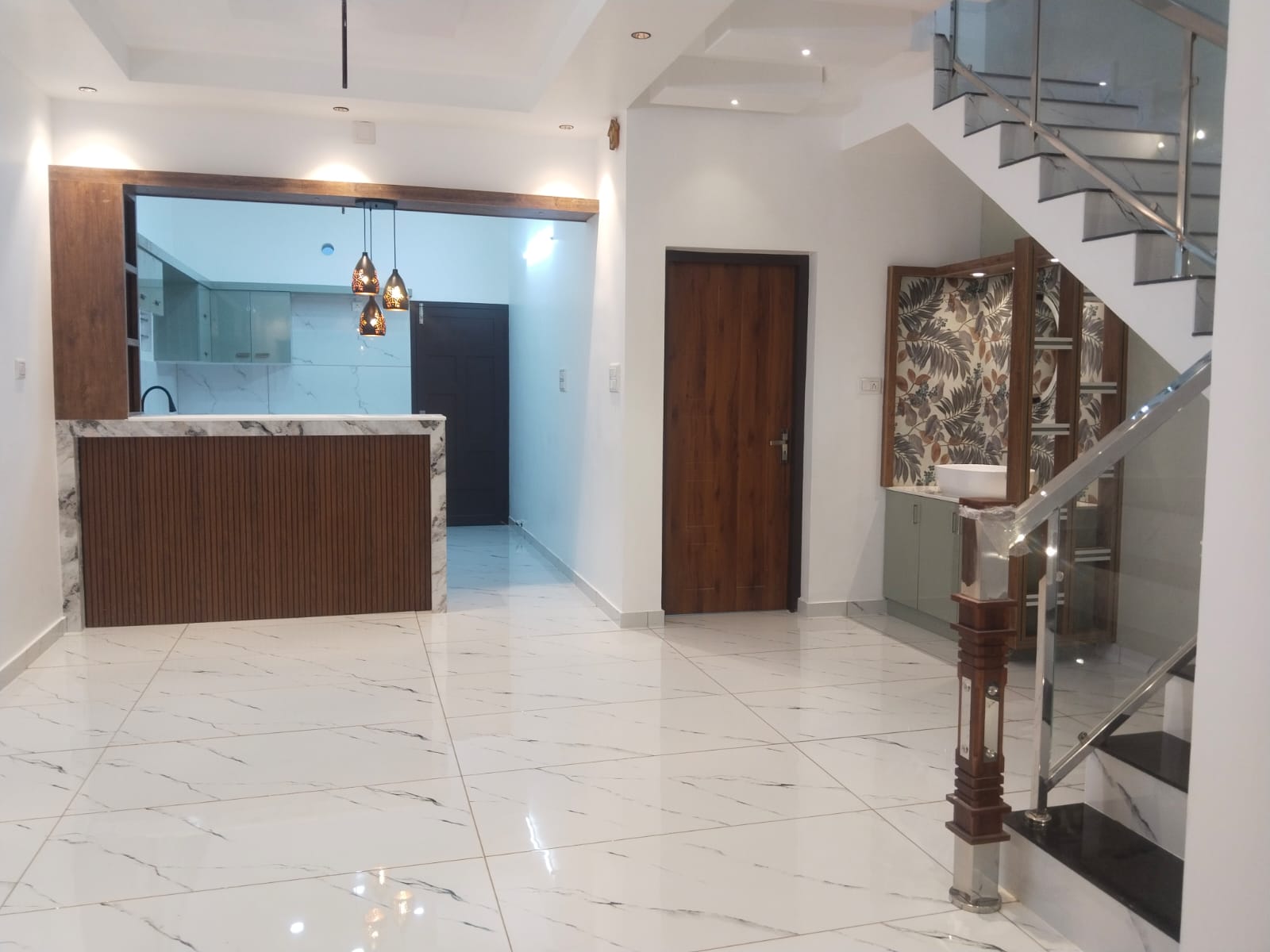 2200sqft 4BHK Semifurnished House