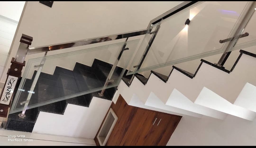 2200sqft 5BHK Semifurnished House