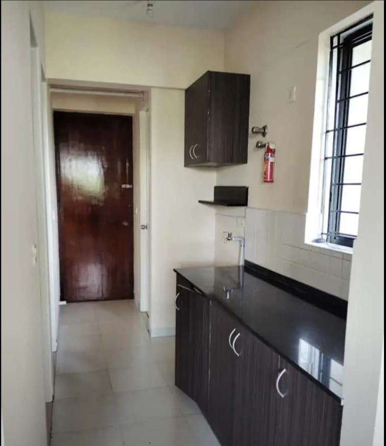 2221sqft 3BHK Furnished Apartment
