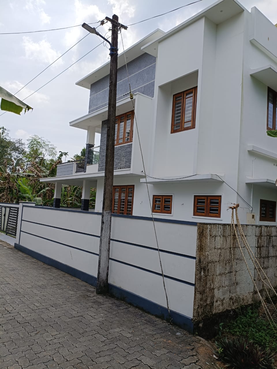 2250sqft 4BHK  Semifurnished House