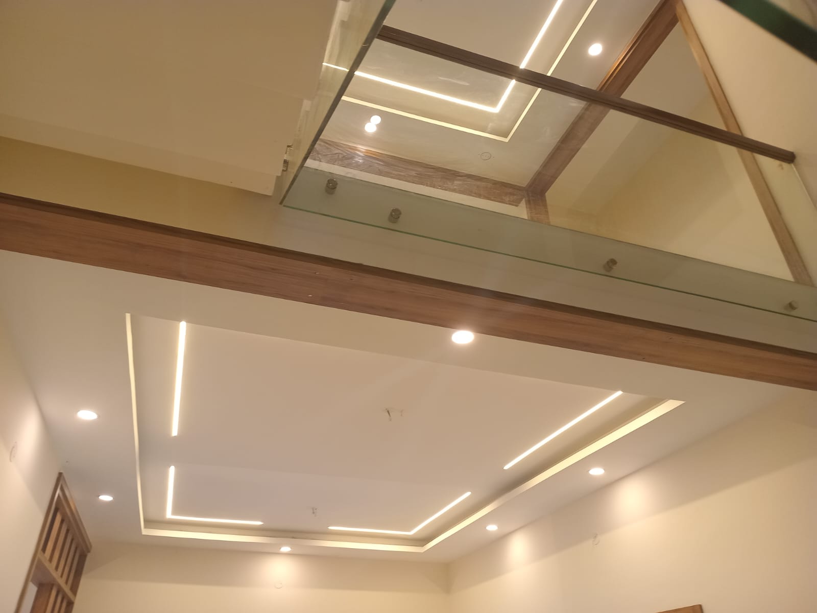 2300sqft 3+ Study Semifurnished New House