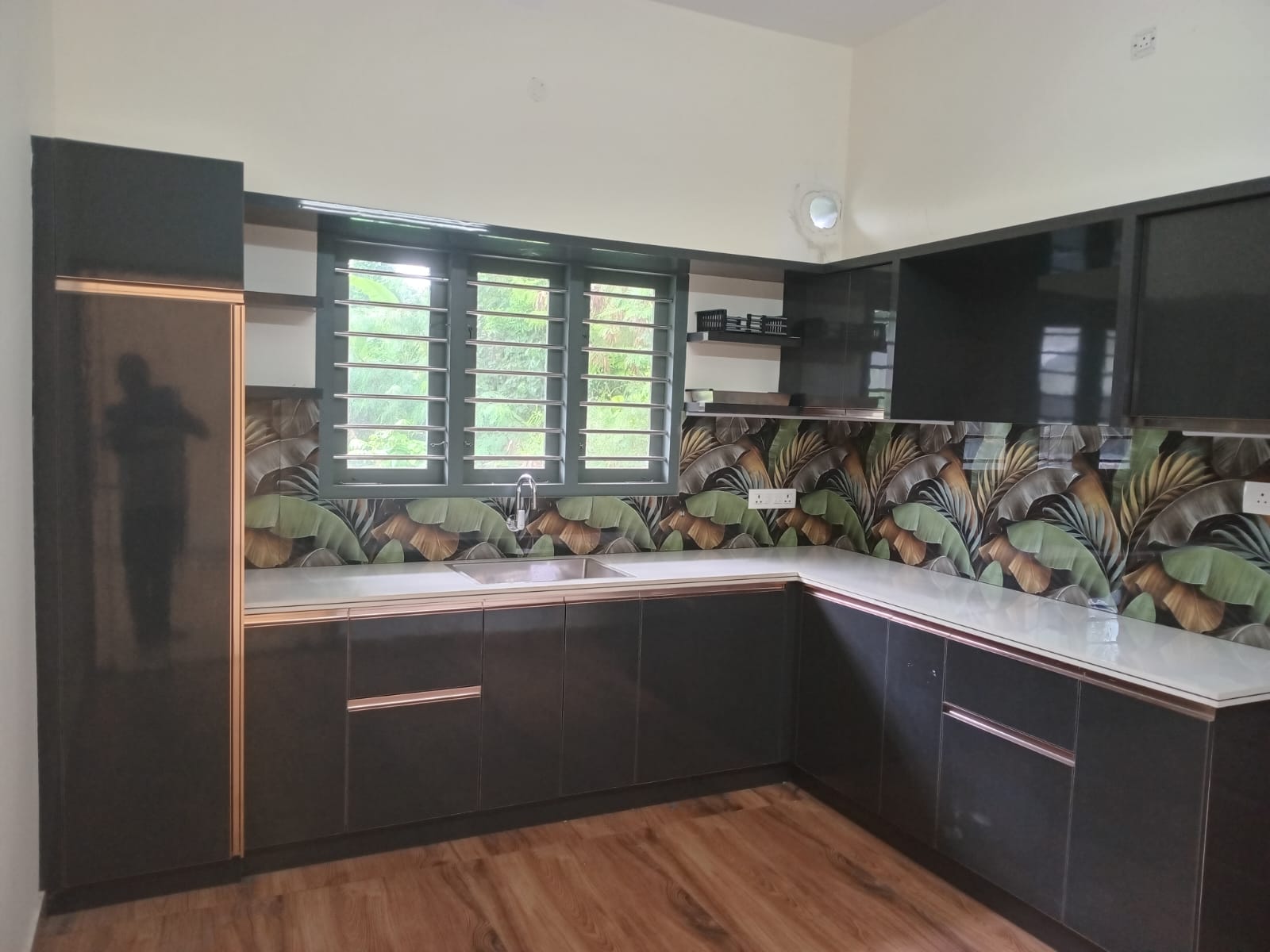 2300sqft 3+ Study Semifurnished New House