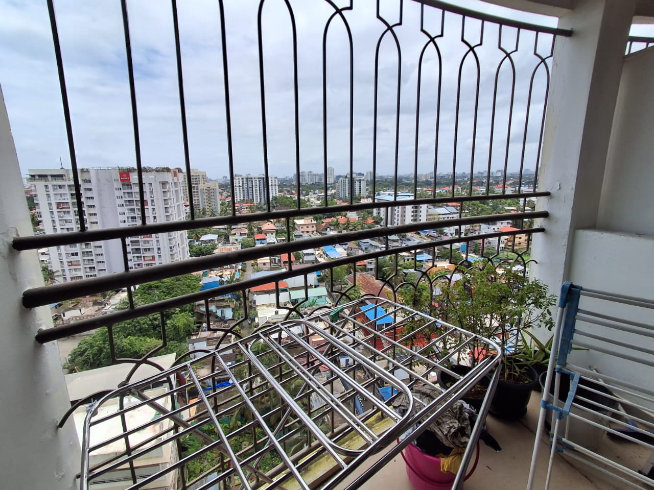 2300sqft 3BHK Fully Furnished Flat