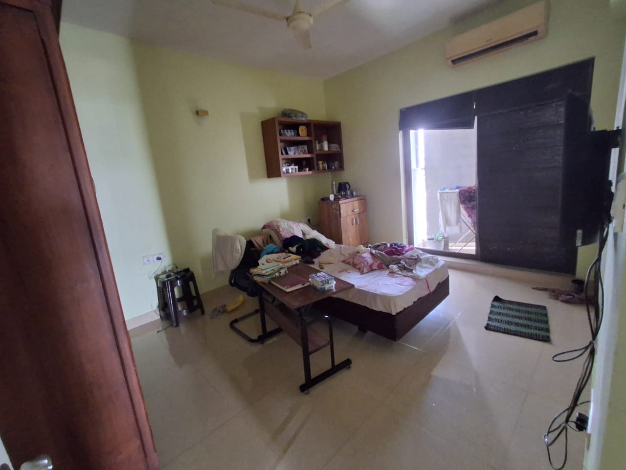 2300sqft 3BHK Fully Furnished Flat