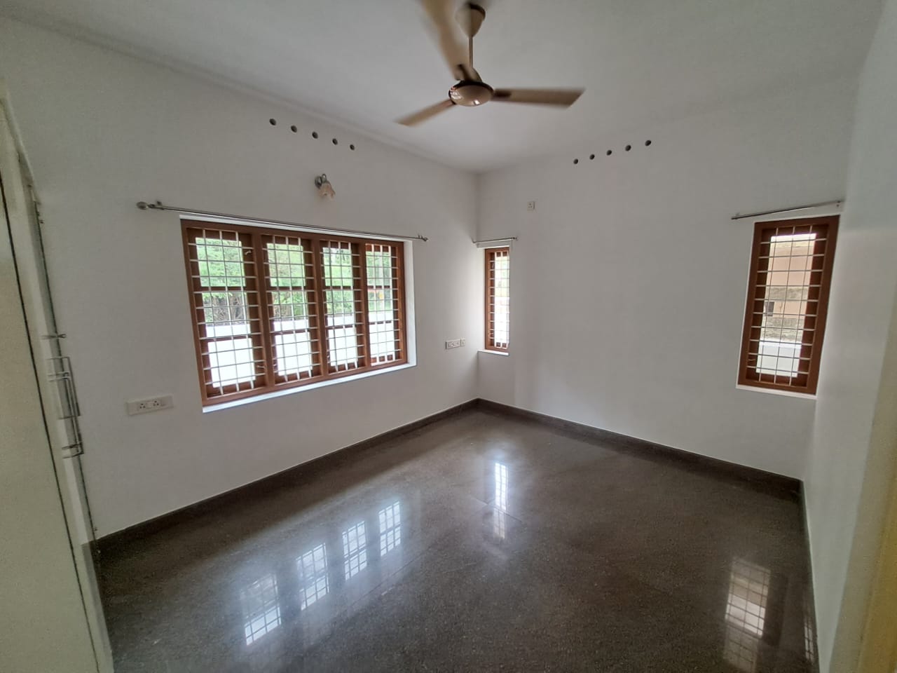 2300sqft 4BHK Semifurnished House with 4.5cents of land