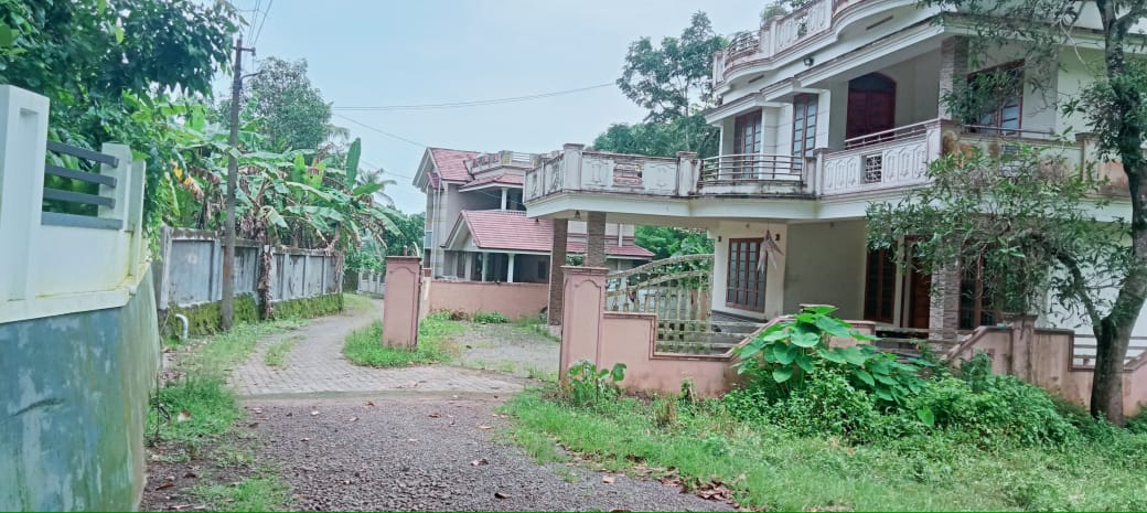 2300sqft 4BHK Semifurnished House with 8cents of Land