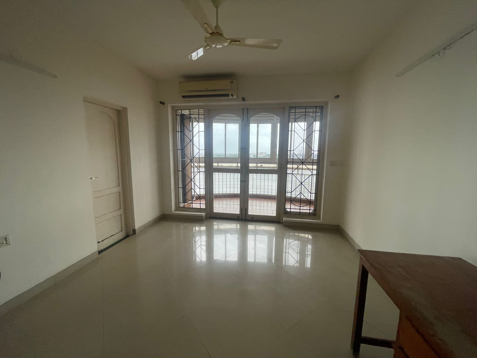 2355sqft 3BHK Furnished Flat