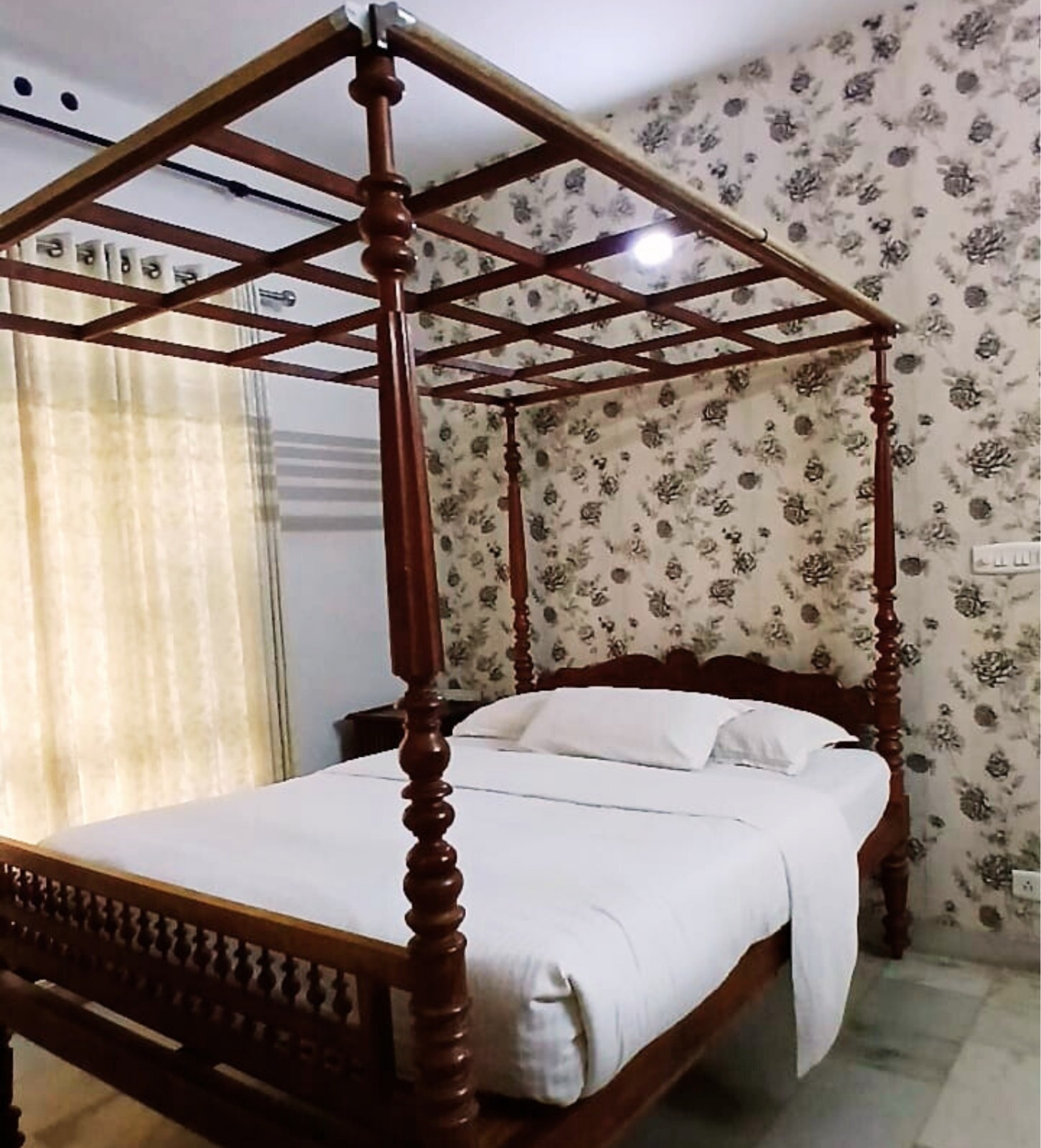 2400sqft 2bhk Homestay Fully furnished